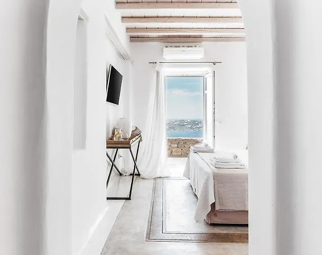 Diana Mykonos Agios Ioannis Diakoftis