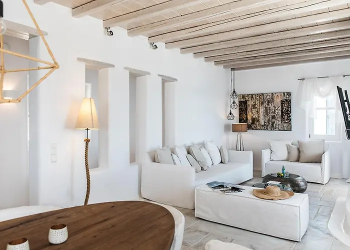 Diana Mykonos Agios Ioannis Diakoftis